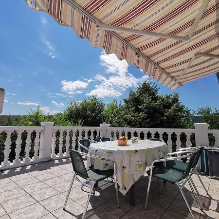 Maestral Apartment *