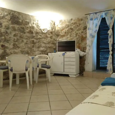 Apartment Maestral